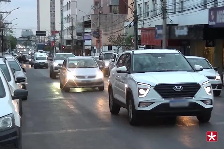 carros na rua