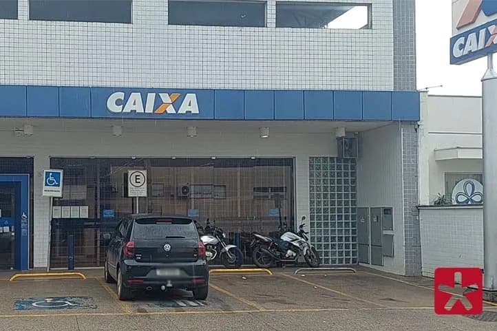 imagem colorida de agência da Caixa em Patos de Minas
