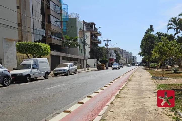 Em surto psicótico mulher pula de prédio no Centro de Patos de Minas