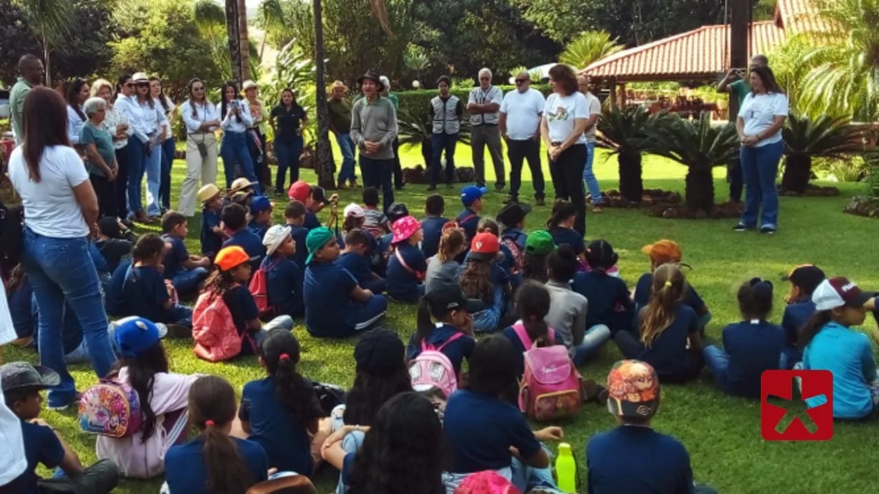 Cerca de 80 alunos participaram da ação ambiental