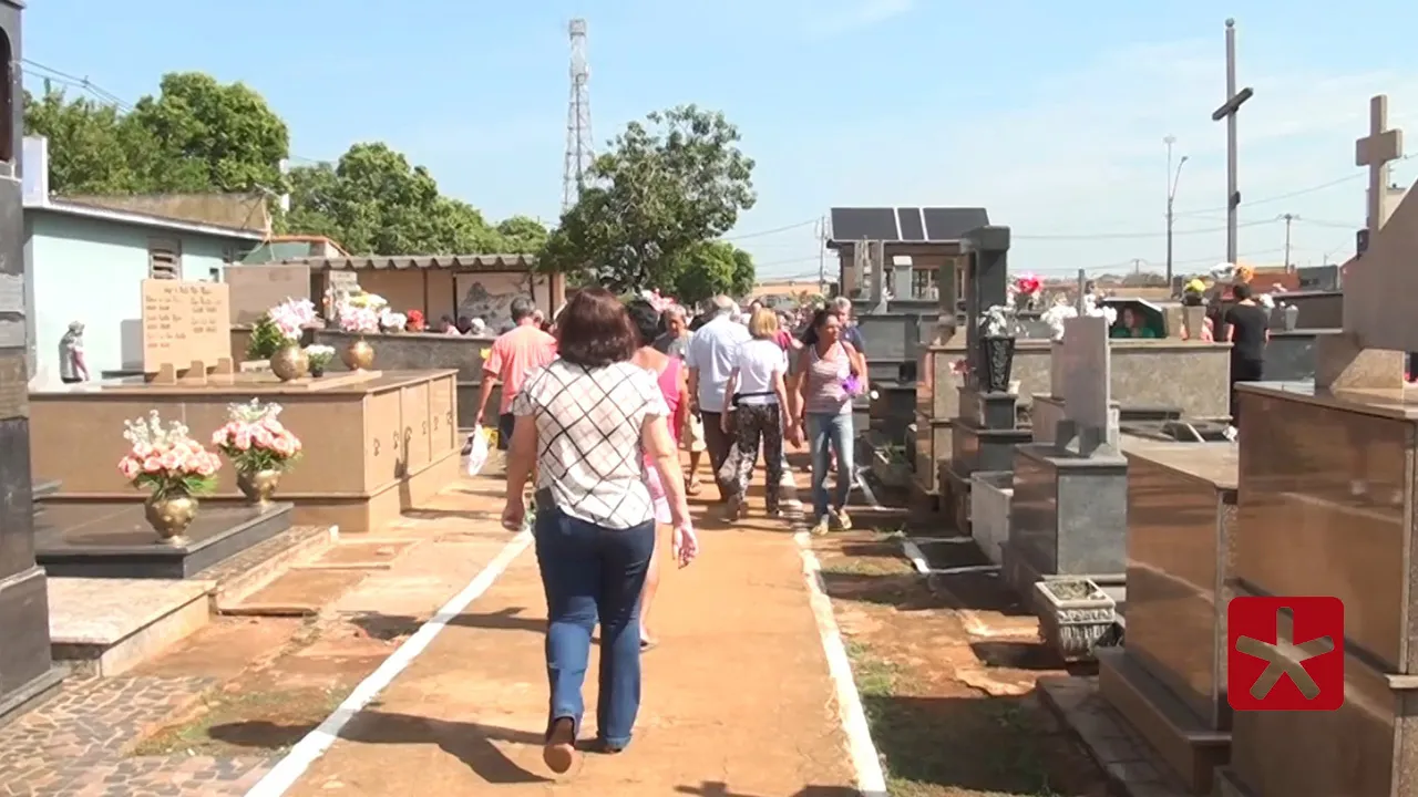 Visitação ao cemitério municipal vai até às 18h