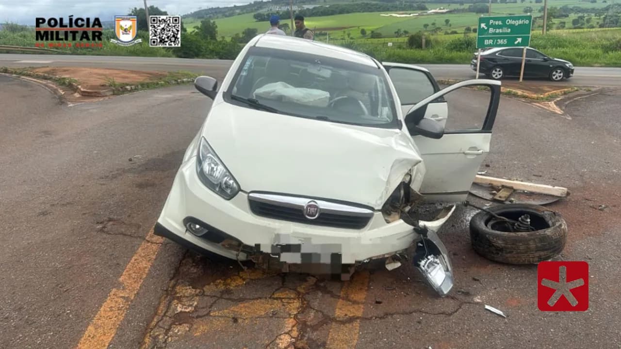 Condutor inabilitado se envolve em acidente, e duas passageiras do veículo ficam feridas