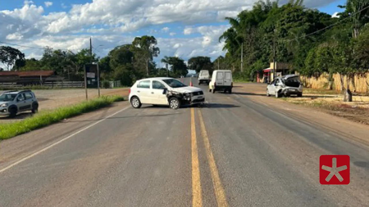 Veículo tem falha nos freios e provoca acidente na BR-352, em Lagoa Formosa