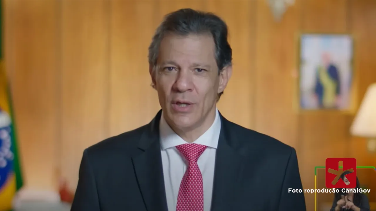 Haddad anuncia isenção de IR para quem ganha até R$ 5 mil