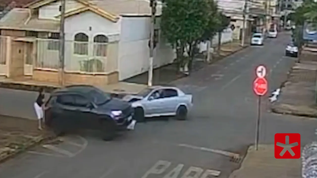 Colisão ocorreu nos cruzamentos das ruas Prefeito Camundinho e Vereador Joao Pacheco