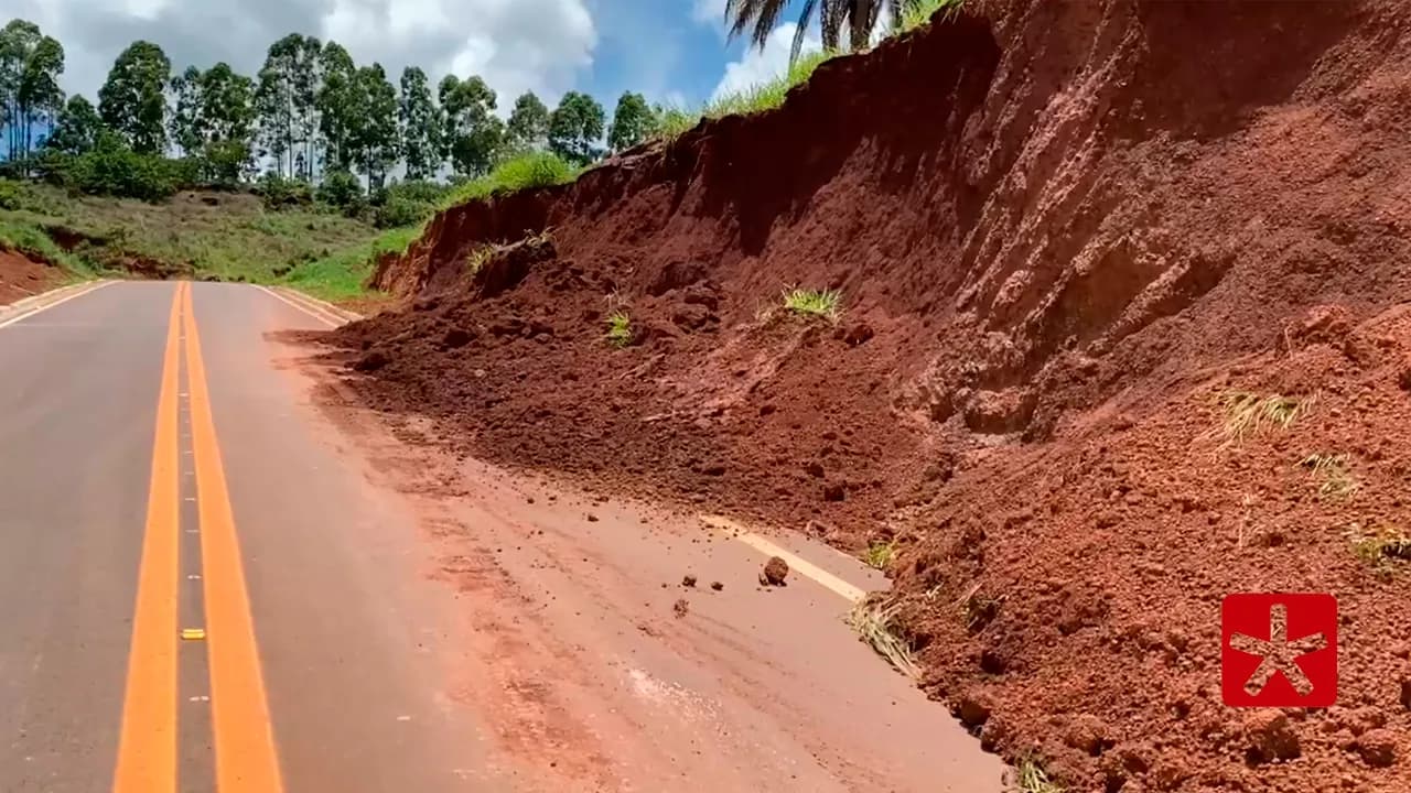 Terra desceu na tarde de quinta-feira (3), em Patos de Minas