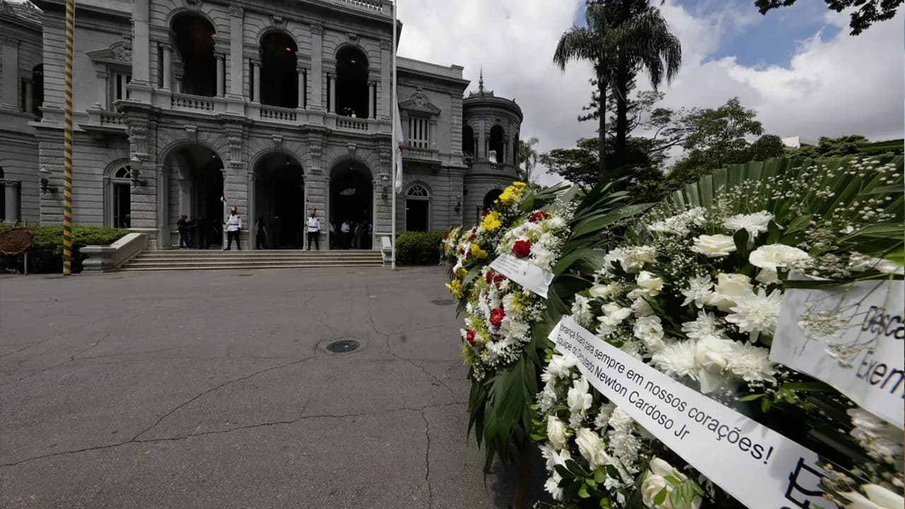  Trajetória política de Newton Cardoso é relembrada na despedida ao ex-governador