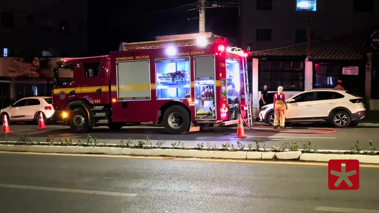 Incêndio atinge restaurante desativado na Rua Major Gote em Patos de Minas
