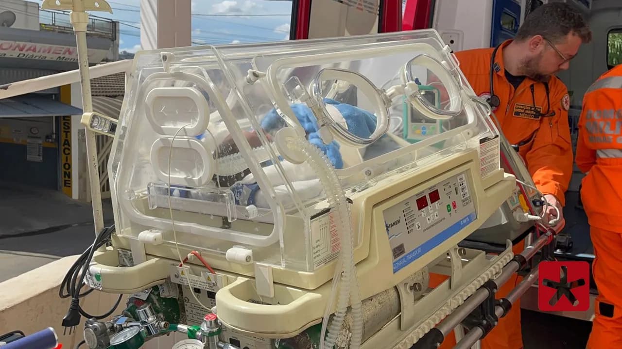 Antony nasceu com seis meses, tem 60% do pulmão comprometido e está com bronquiolite. 