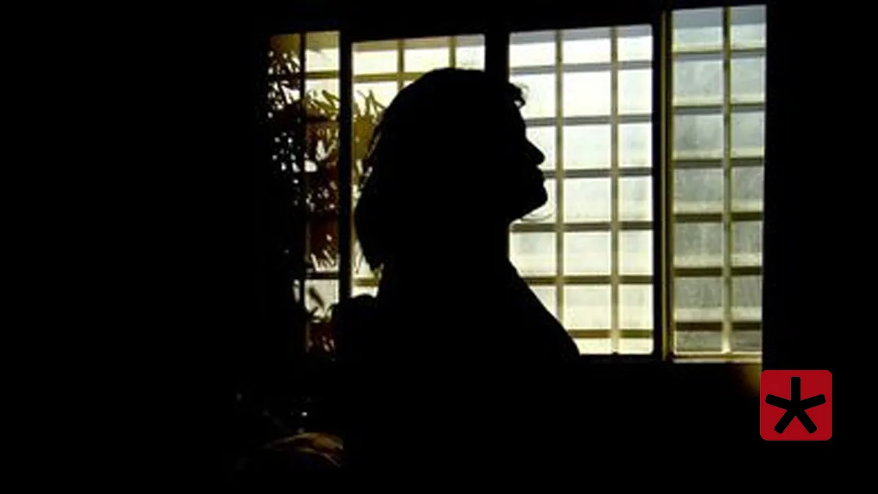 Indivíduo teria enviado mensagens ameaçando divulgar vídeos íntimos da vítima 