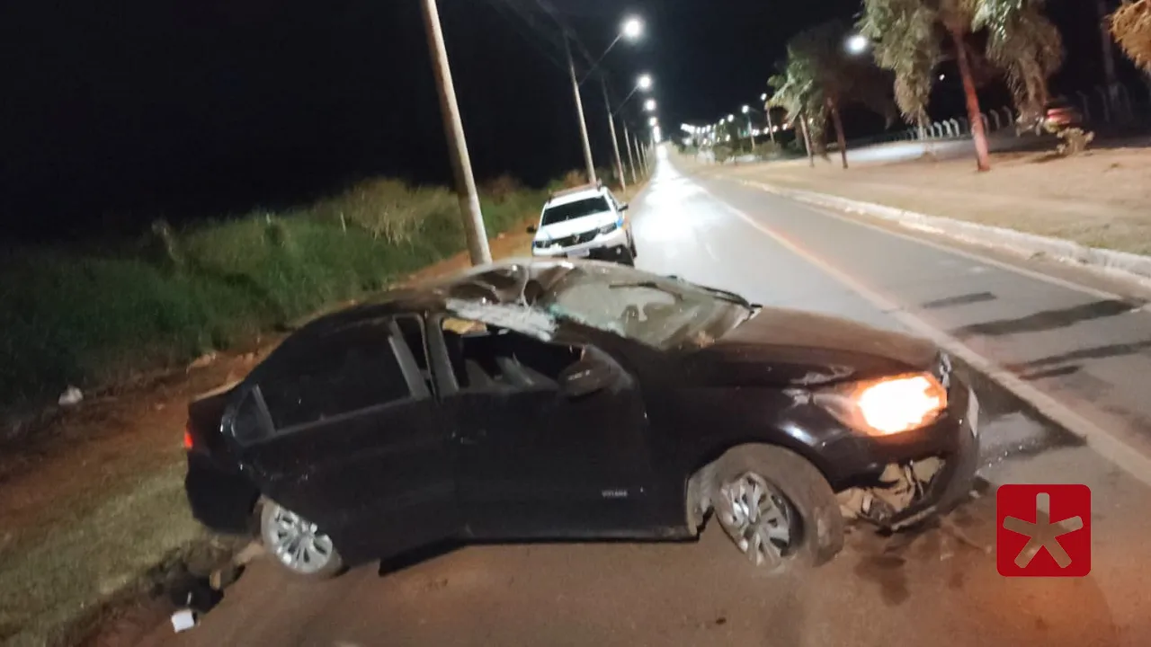 Mulher entrou em luta corporal com homem ainda dentro do veículo para se salvar 