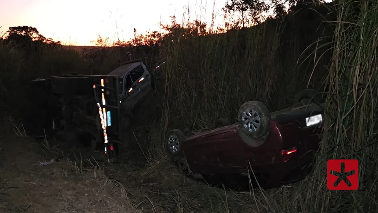 Polícia Rodoviária Federal (PRF) esteve no local e informou que não houve feridos