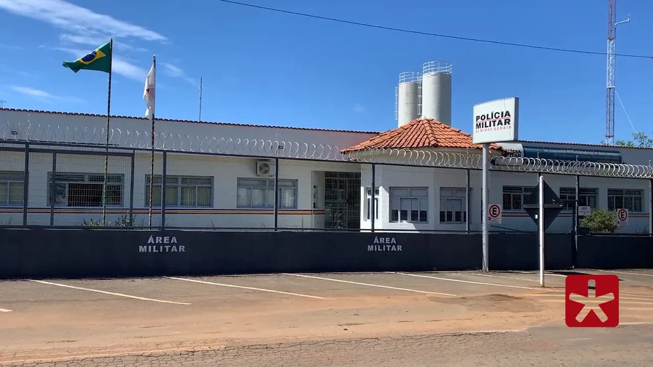 Veículo de carga com mais de 70 multas de trânsito é apreendido em Patos de Minas
