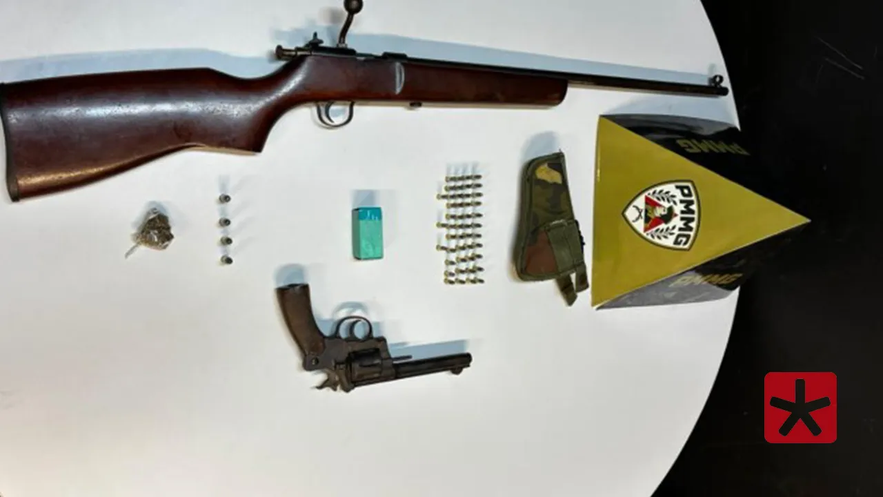 Homem é preso com armas após mulher denunciar caso de agressão