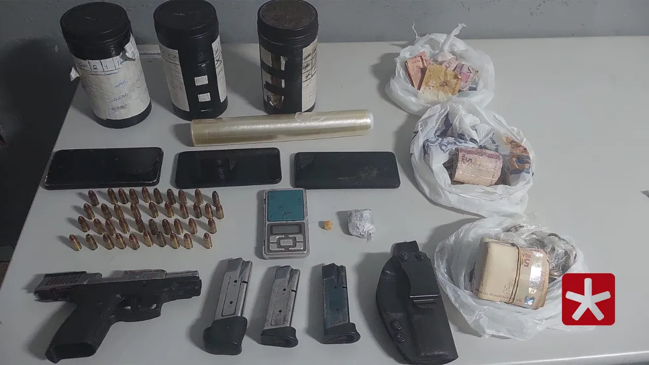 Arma de fogo apreendida foi identificada como produto de furto ocorrido em 2020