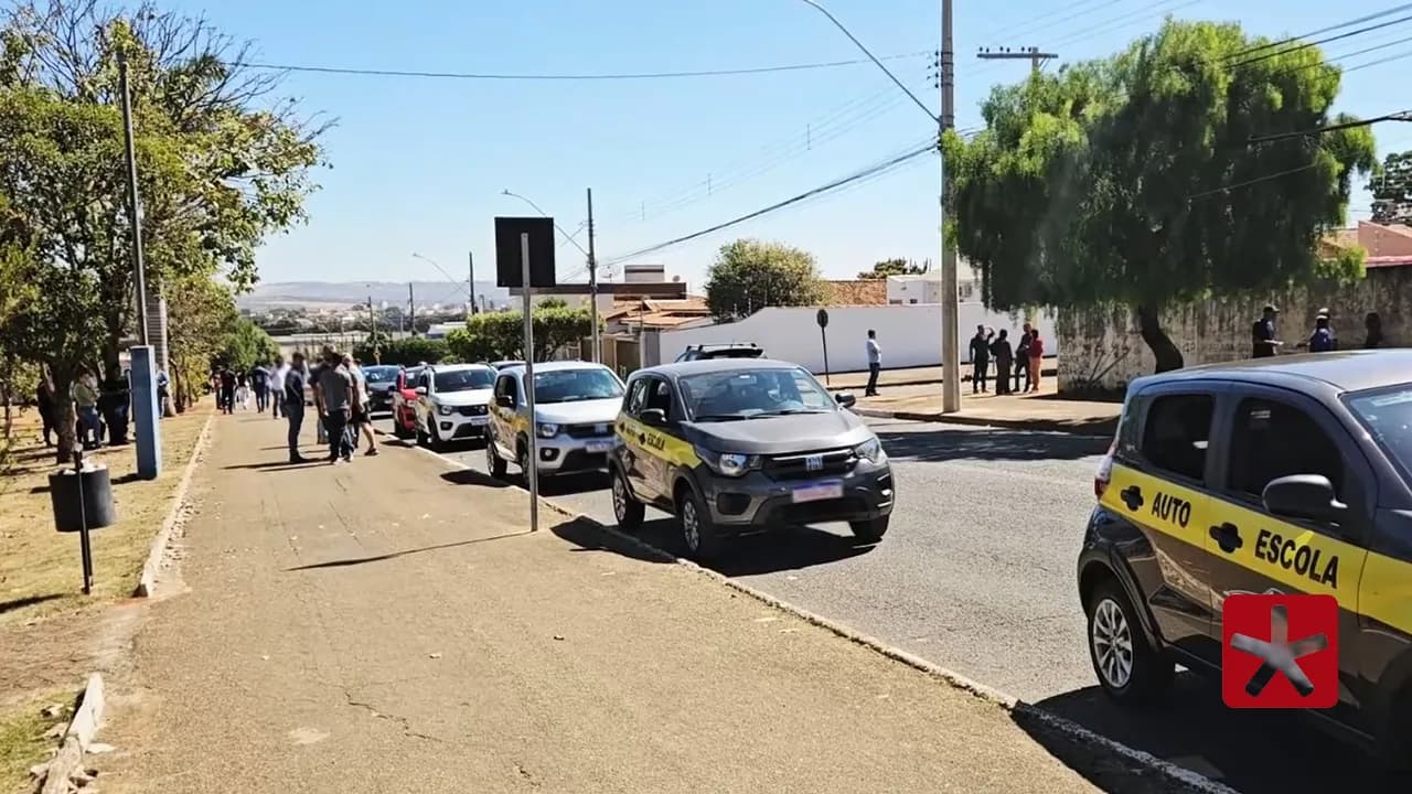 Governo lança consulta sobre fim da exigência de autoescola para CNH
