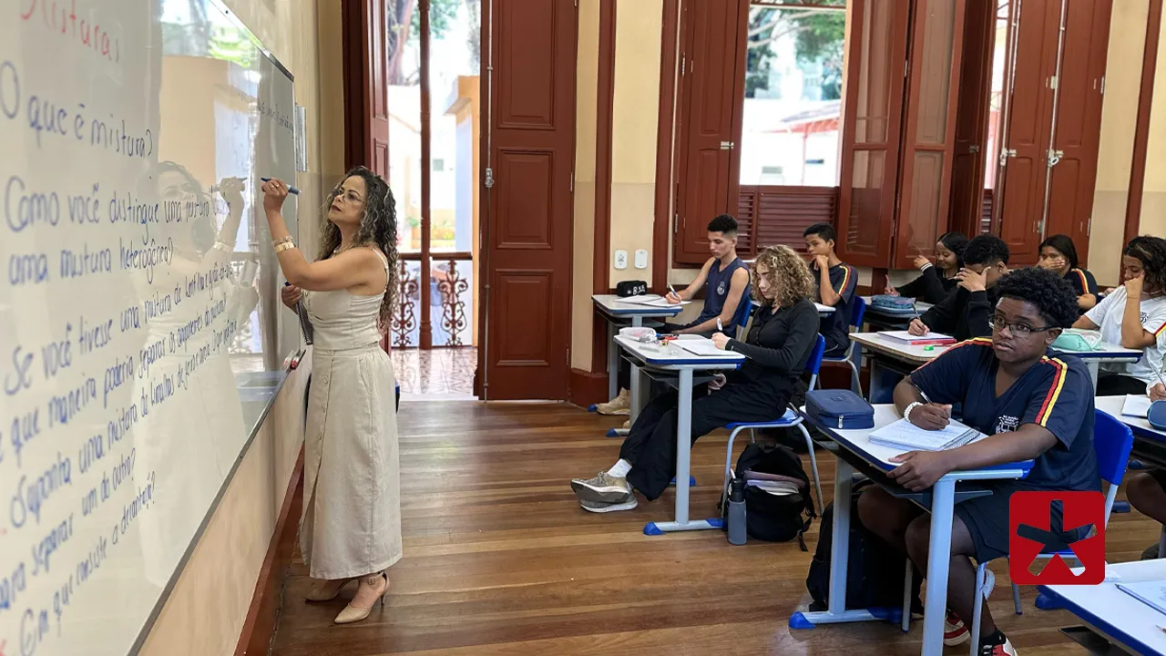 Data é um convite à reflexão sobre a importância da educação e os desafios de quem ensina