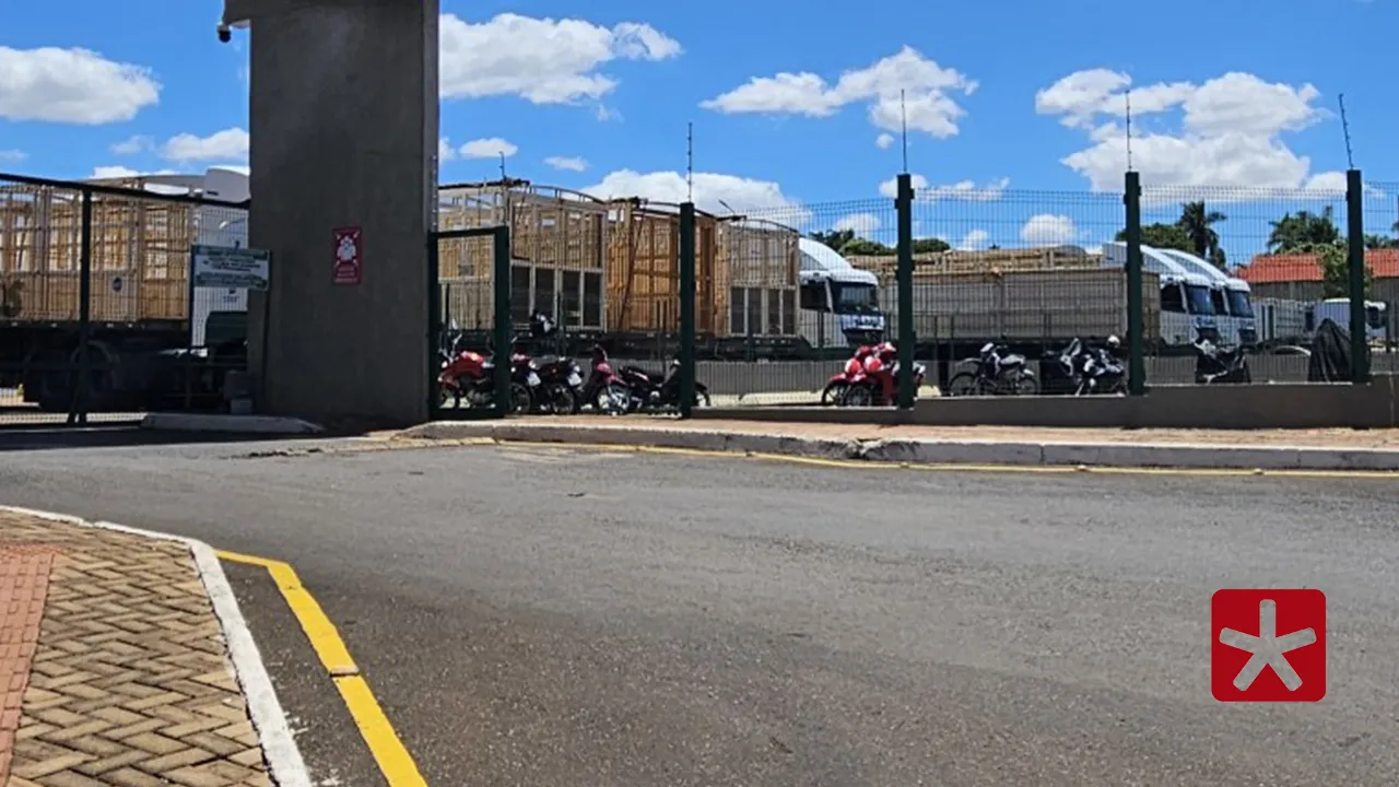 Trabalhador morre em acidente com prancha agrícola em empresa de transporte