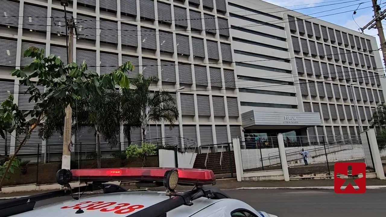 Julgamento de acusado por tentativa de homicídio na Rua Olegário Maciel ocorre nesta quinta-feira em Patos de Minas
