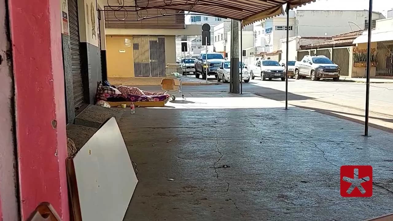 Mais de 600 pessoas em situação de rua retornaram às suas cidades por meio de abordagem social da Prefeitura de Patos de Minas