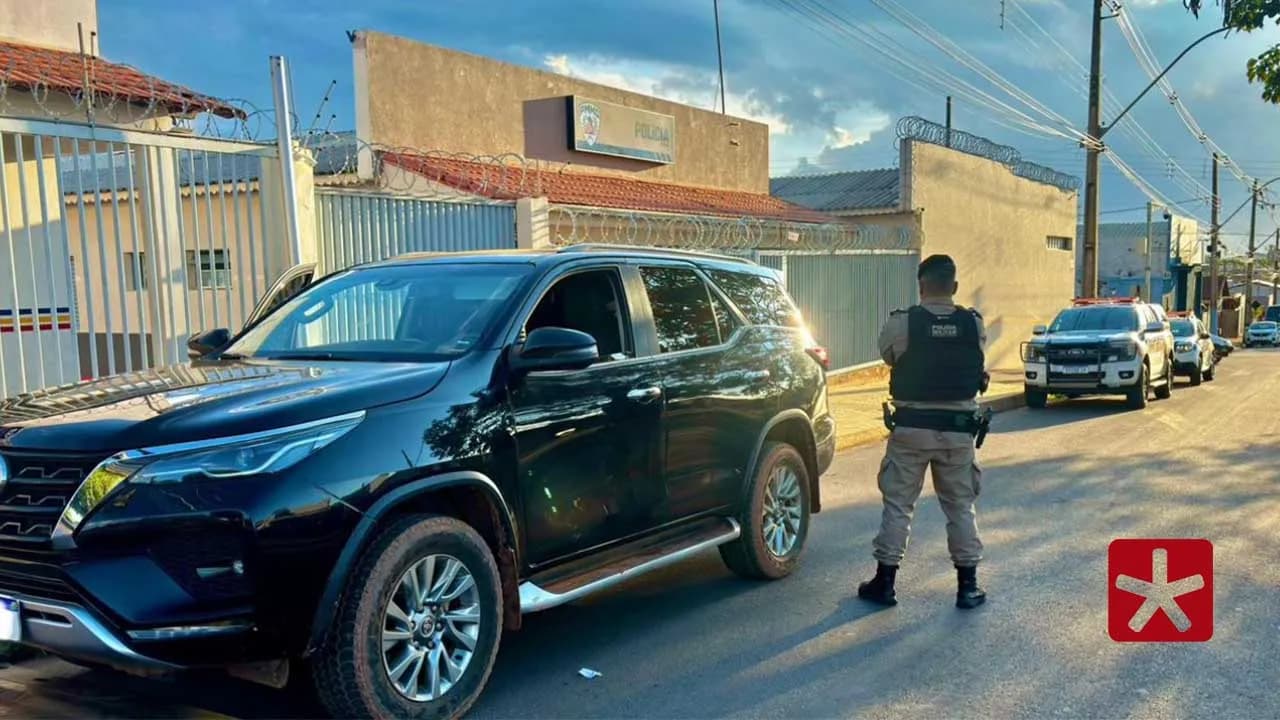 Veículo furtado em Belo Horizonte é recuperado pela polícia em Carmo do Paranaíba