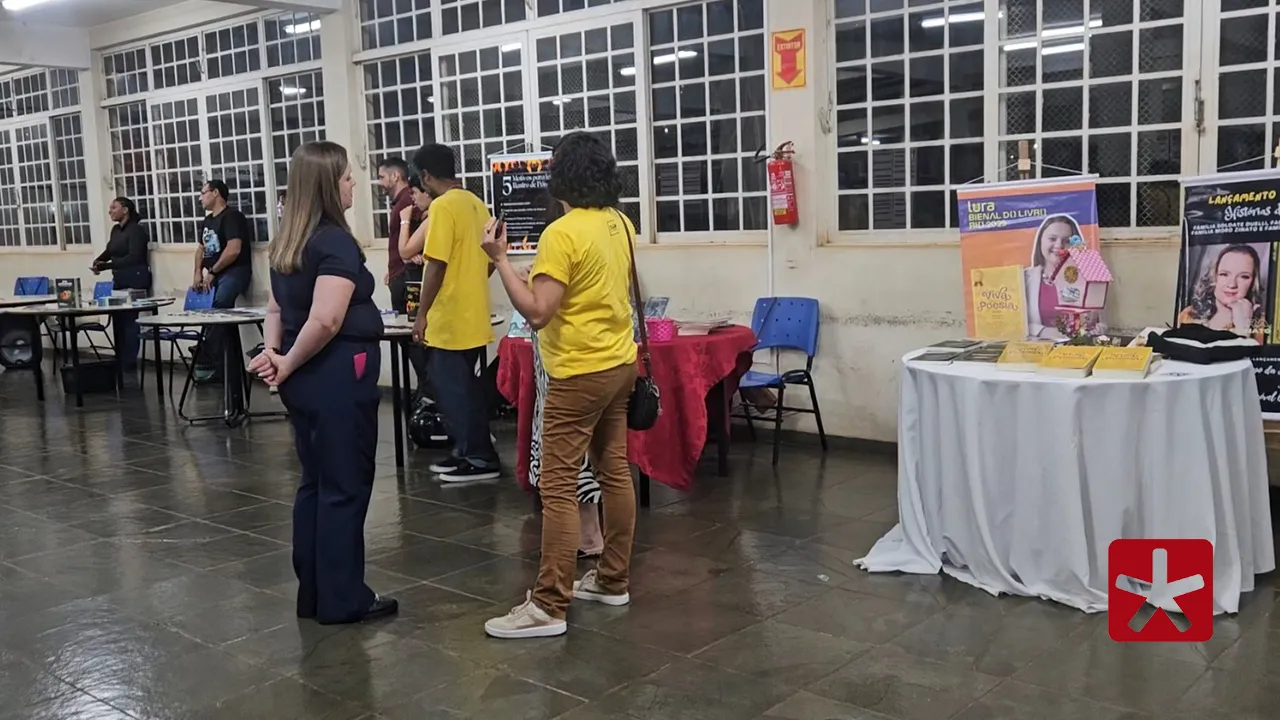 Quarta edição da exposição integrou a Noite Mineira de Museus e Bibliotecas e aproximou o público da produção literária local