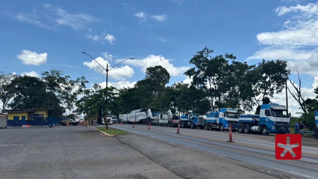 Comboio especial permanece na cidade até esta quarta-feira (03), quando segue viagem com escolta e bloqueios temporários nas rodovias