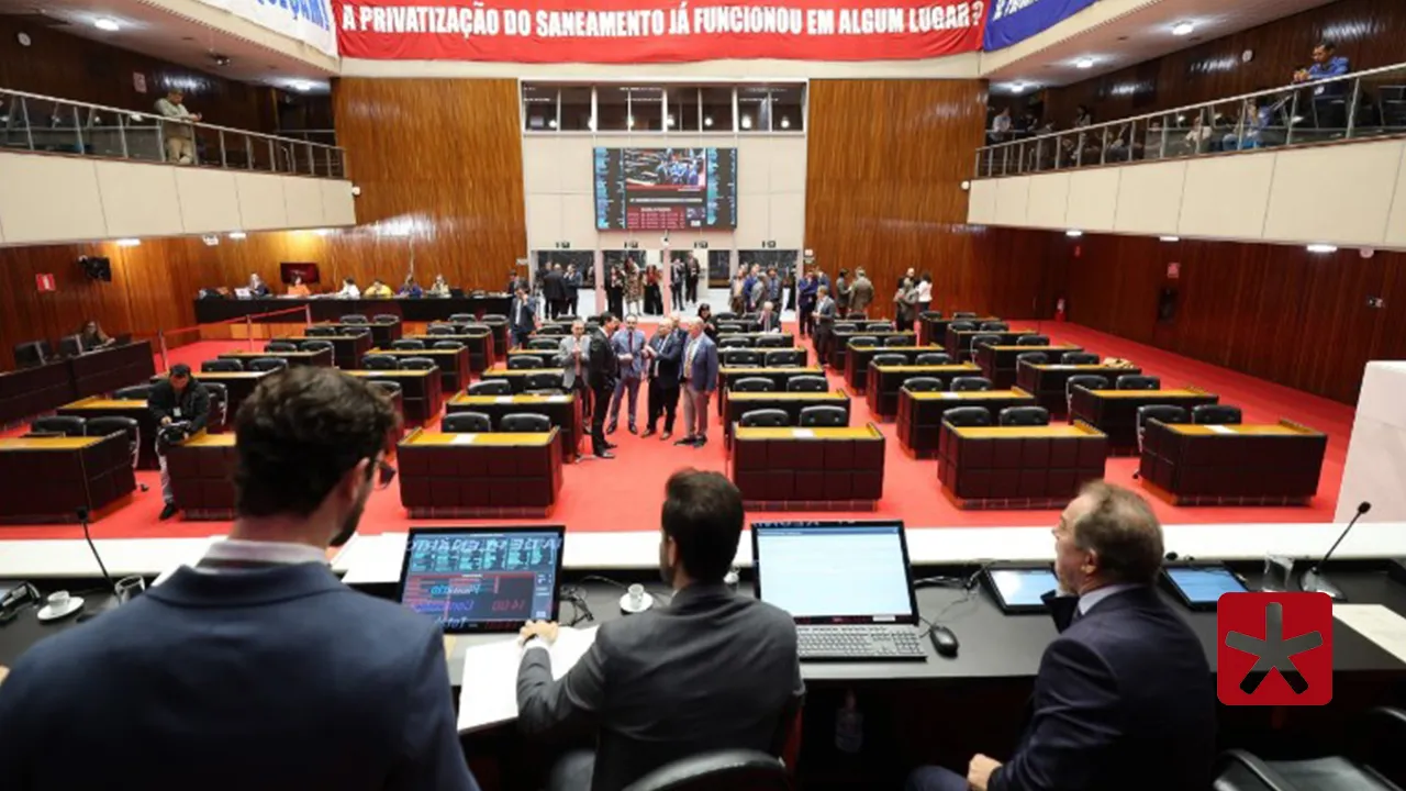 Essa estabilidade para empregados, definida em 18 meses após a privatização, não constava do projeto original