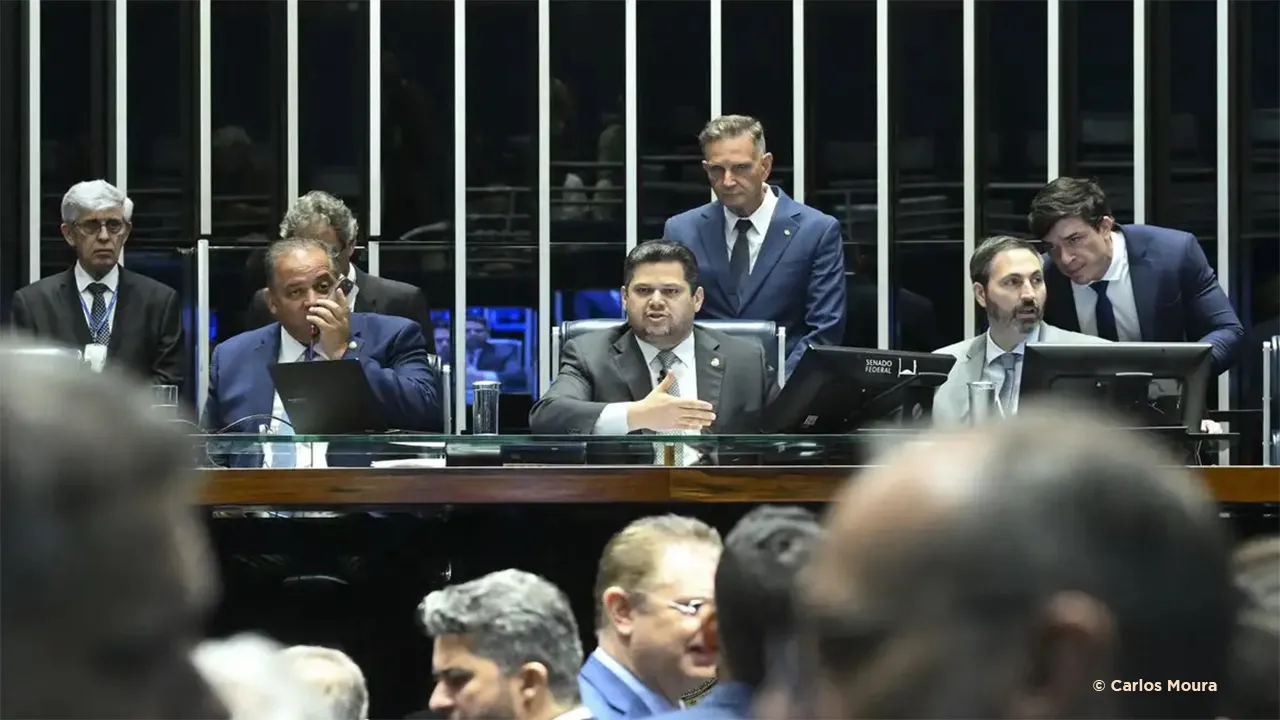 Senado aprova redução da pena de condenados pelo 8/1 e trama golpista