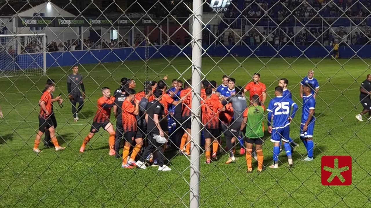 O presidente do time de Patos de Minas decidiu encerrar o amistoso antes do apito final