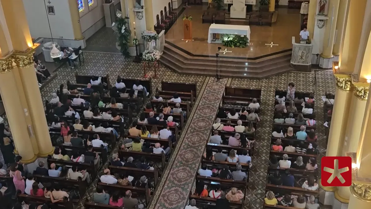 Diversas paróquias do município mantêm uma programação especial ao longo do dia