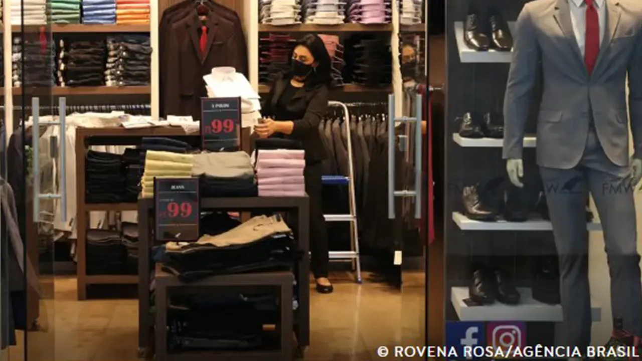 Entenda os direitos do consumidor para trocas de presentes de Natal