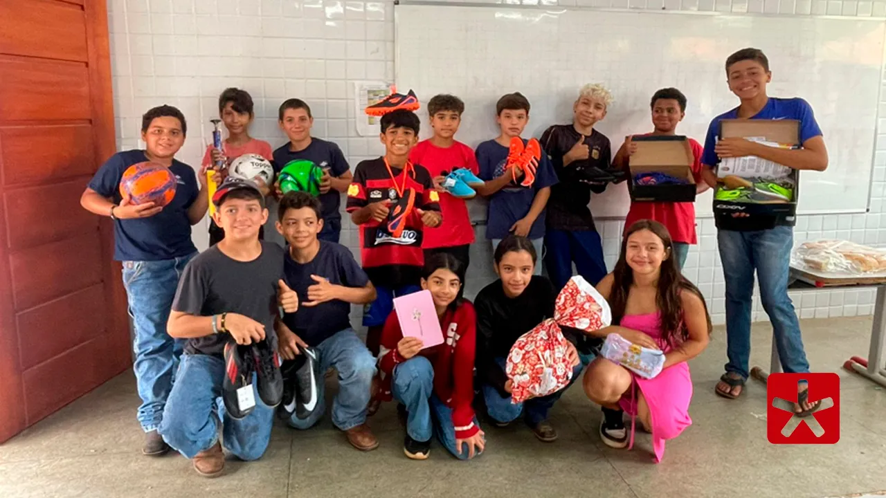 Cartinhas foram escritas por alunos de escolas públicas e crianças do município patense