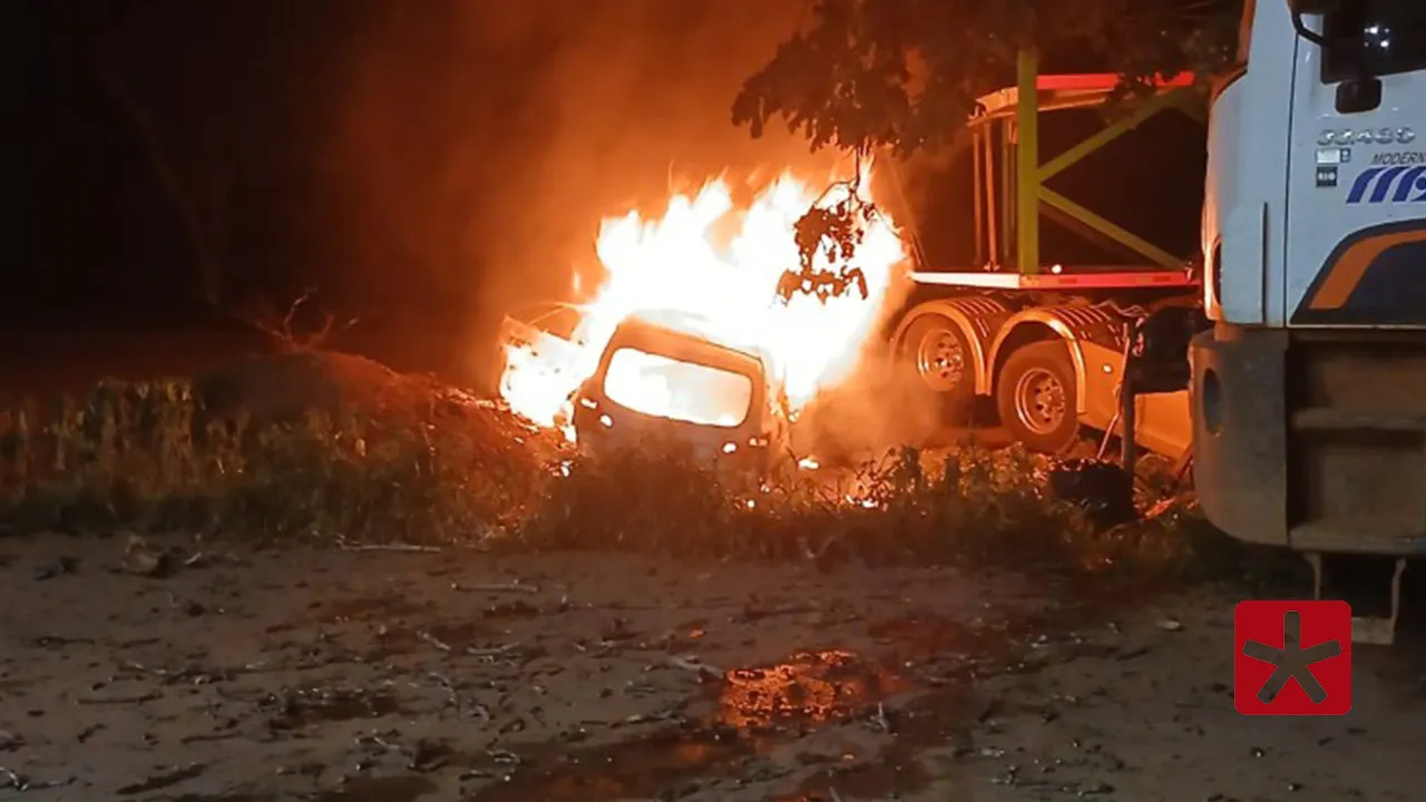 Colisão entre carro e carreta deixa quatro mortos na BR-040, em João Pinheiro