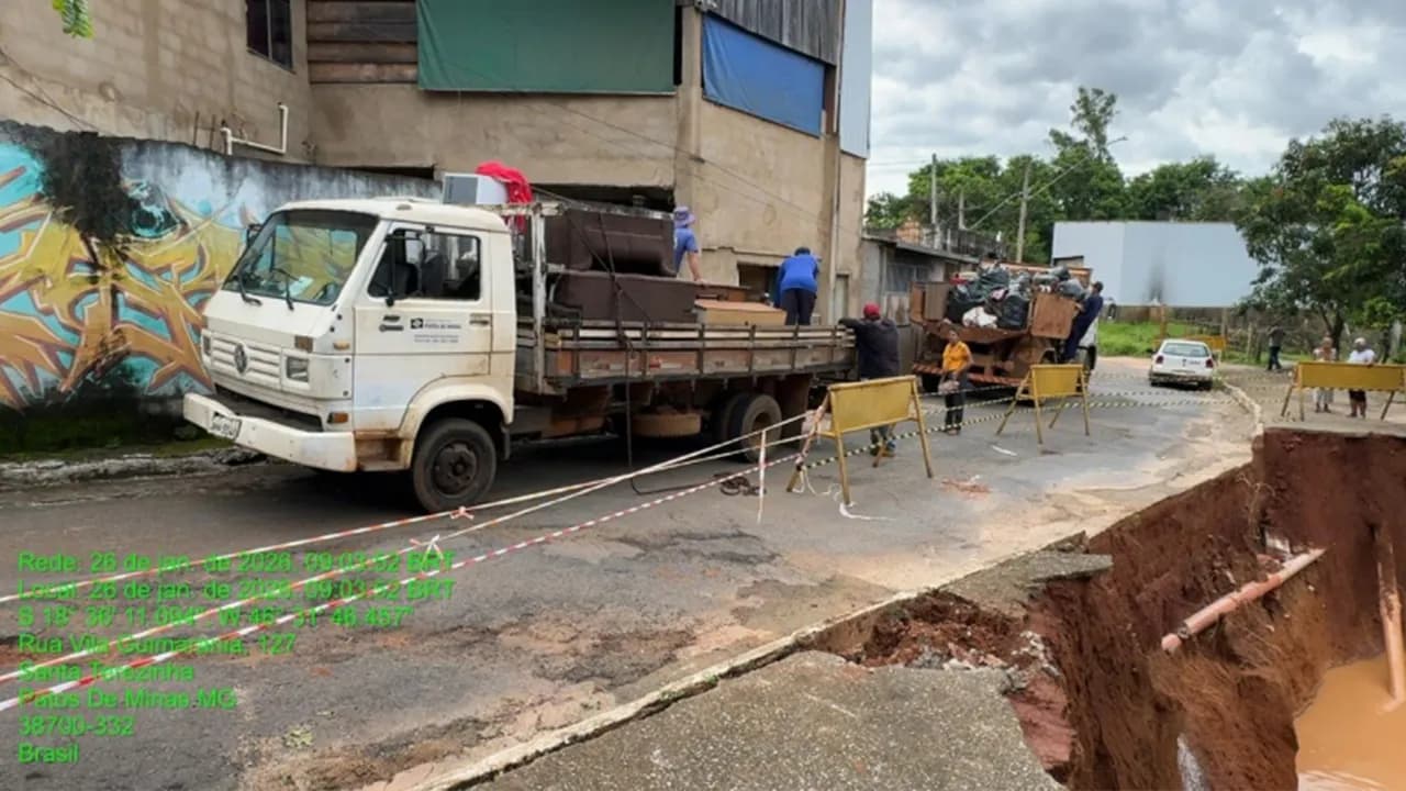 Família em área de risco no bairro Santa Terezinha recebe apoio da prefeitura de Patos de Minas