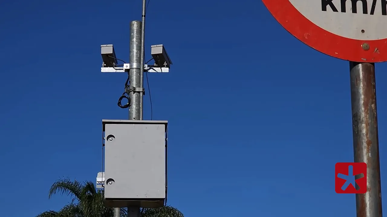 Prefeitura esclarece legalidade das multas por avanço de sinal vermelho