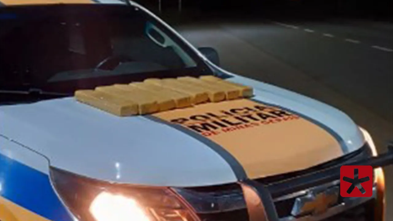 Oito barras de maconha são apreendidas em ônibus na BR-352, em Patos de Minas