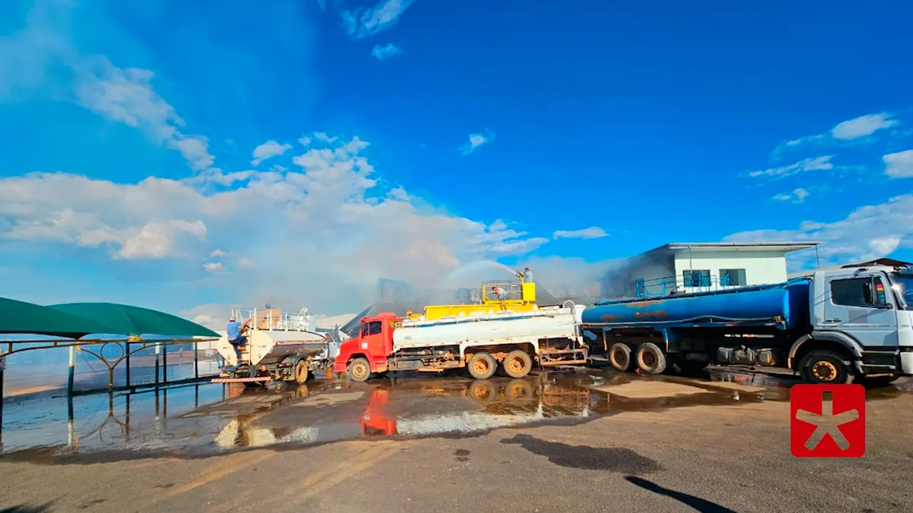 Aproximadamente 280 mil litros de água foram utilizados no combate e no rescaldo