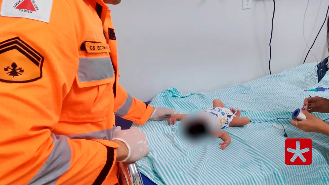 Militares encontraram a mãe em via pública, segurando o bebê e pedindo por socorro