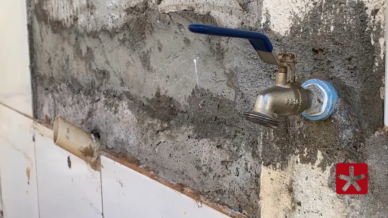 Vazamento pode afetar abastecimento de água em 20 bairros de Patos de Minas nesta segunda