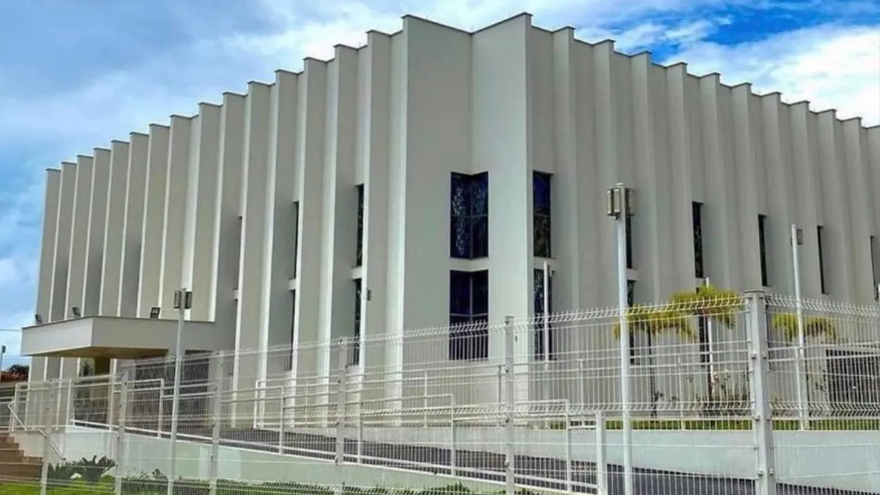 Furto em igreja termina com cofre arrombado e prejuízo de até R$ 17 mil