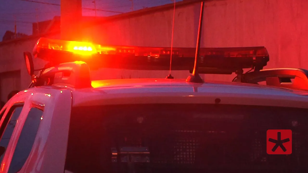 Homem tem casa atingida por disparos de arma de fogo