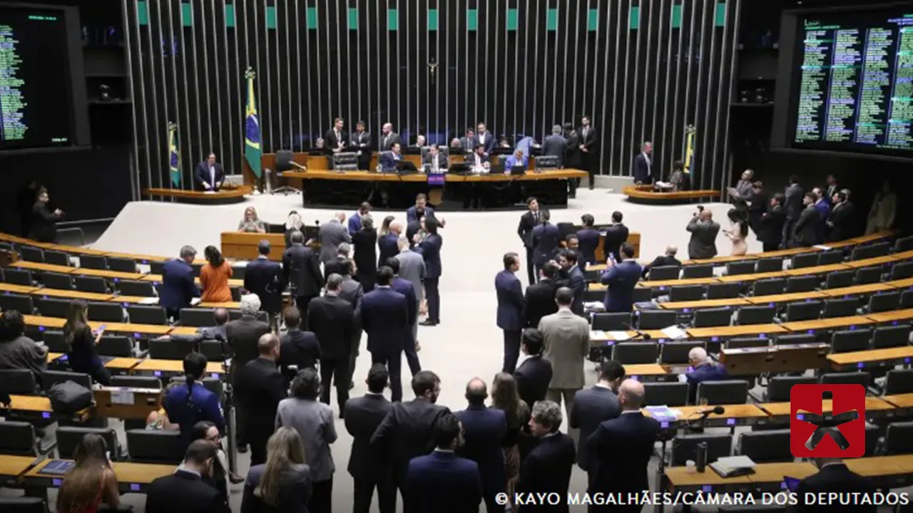 Câmara aprova inclusão de homicídio vicário nCâmara aprova inclusão de homicídio vicário na Lei Maria da Penhaa Lei Maria da Penha