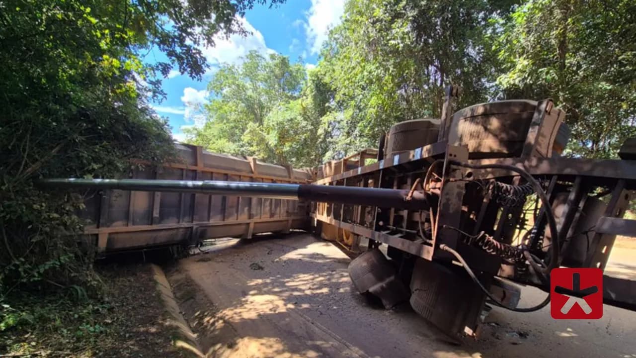 Motorista de Patos de Minas sofre acidente sem vítimas na BR-352 em Abadia dos Dourados