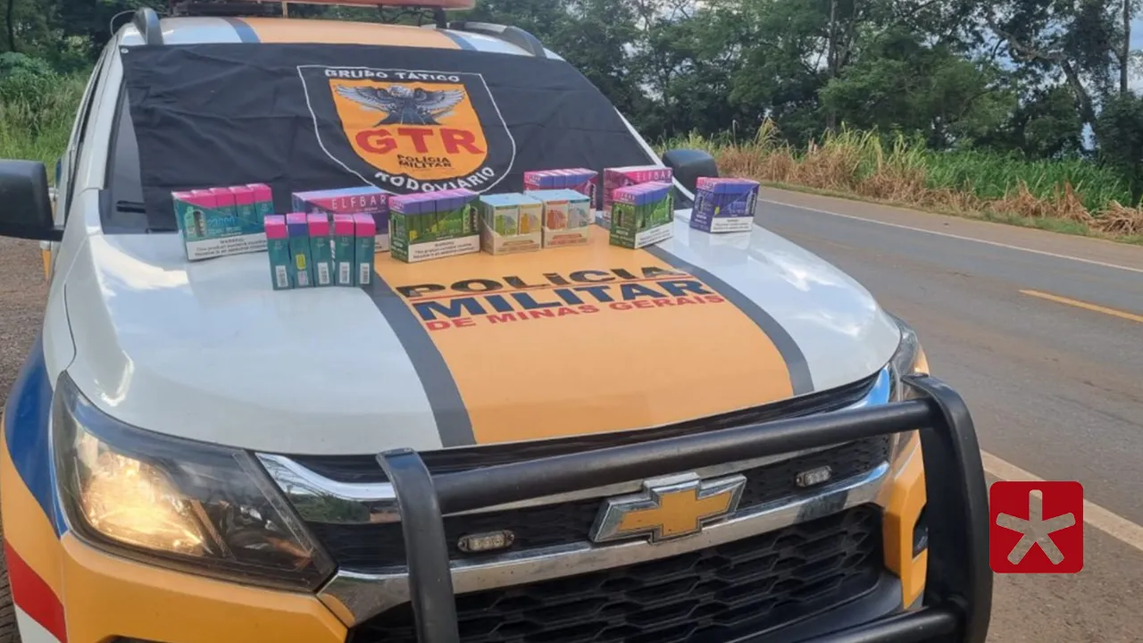 Polícia apreende 60 cigarros eletrônicos em ônibus interestadual na BR-146, em Patos de Minas