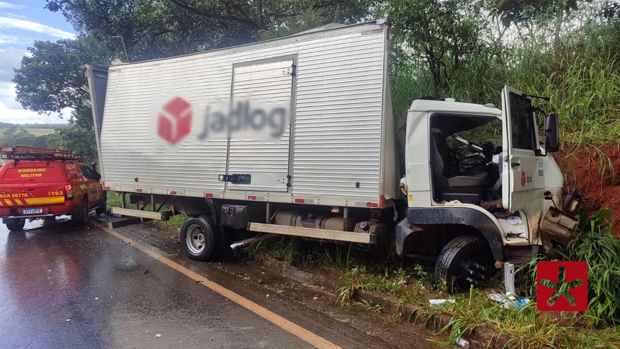 Vítima que estava encarcerada dentro de um dos veículos não resistiu e veio a óbito 