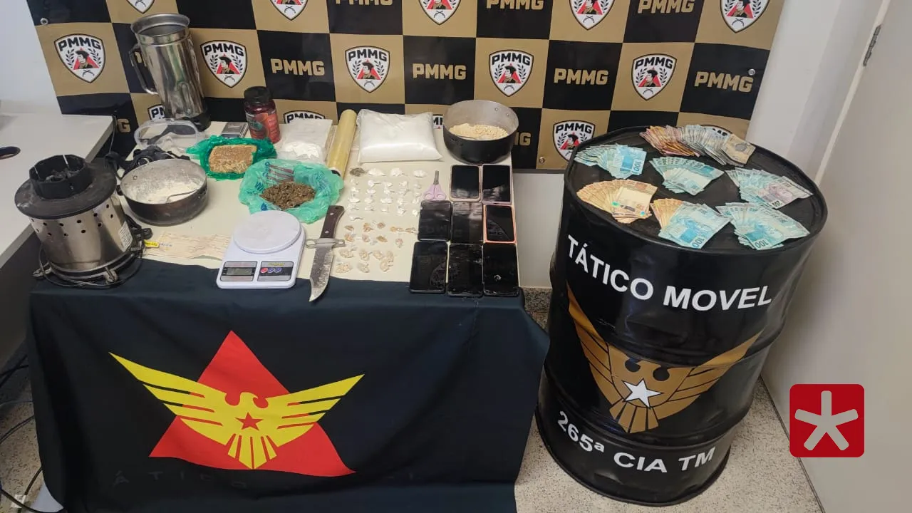 Local era destinado ao refino e fracionamento de drogas, equipado com utensílios de preparo