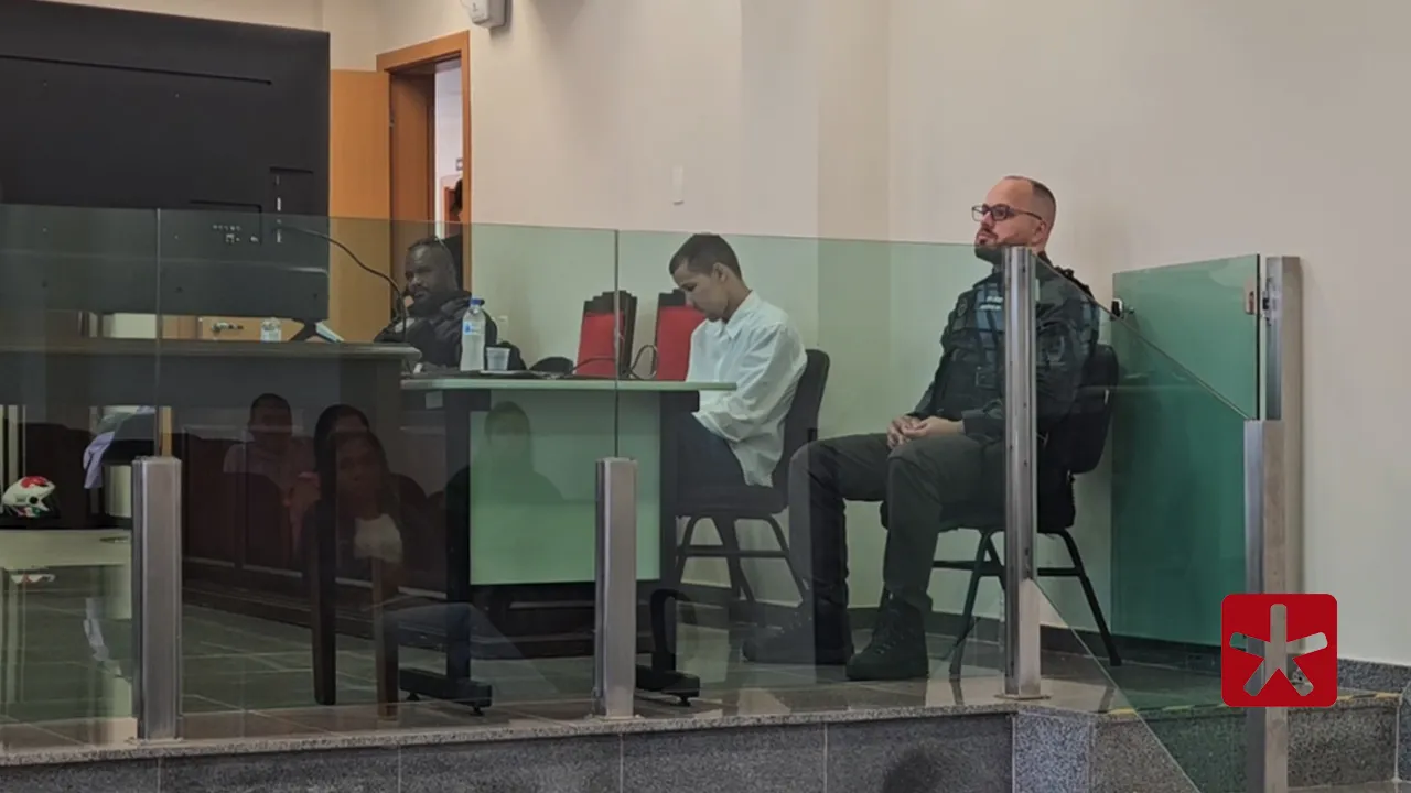 Vítima levou tiros enquanto fazia horário de almoço na porta da empresa que trabalhava